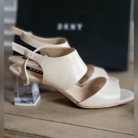 DKNY HEELS - Picture 10 of 10